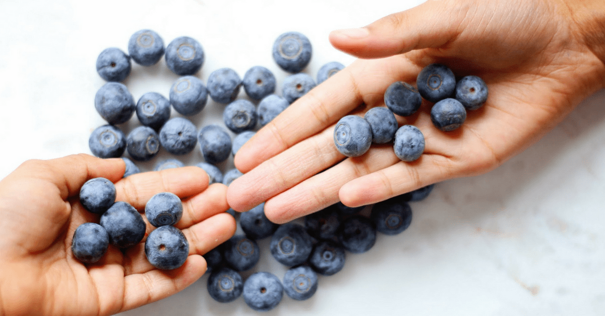 Lahko živila določene barve pomagajo do boljšega spanca?